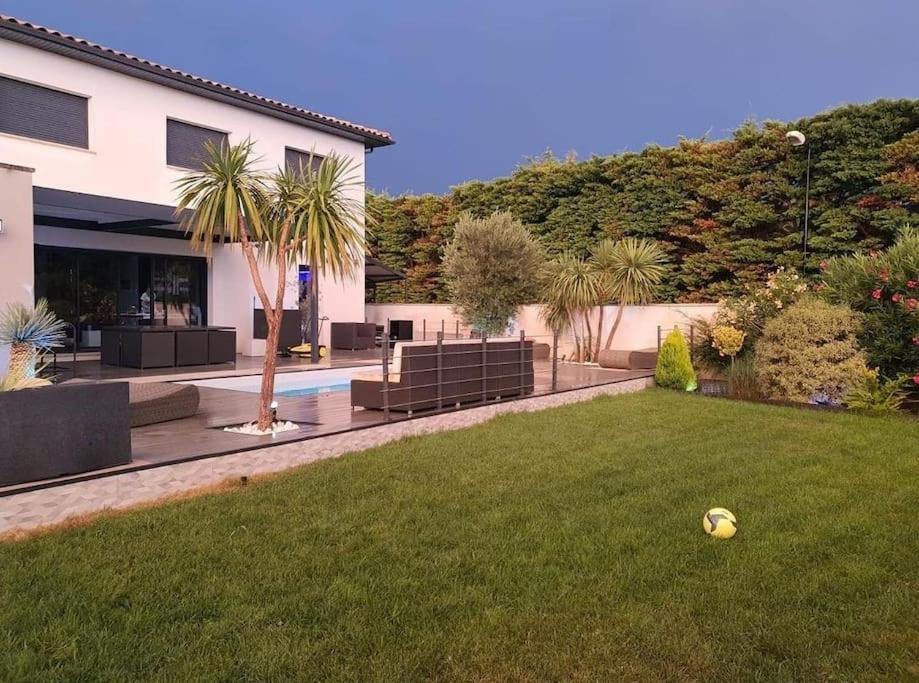 Maison De Vacances Contemporaine Avec Piscine Villa Vedène Eksteriør billede